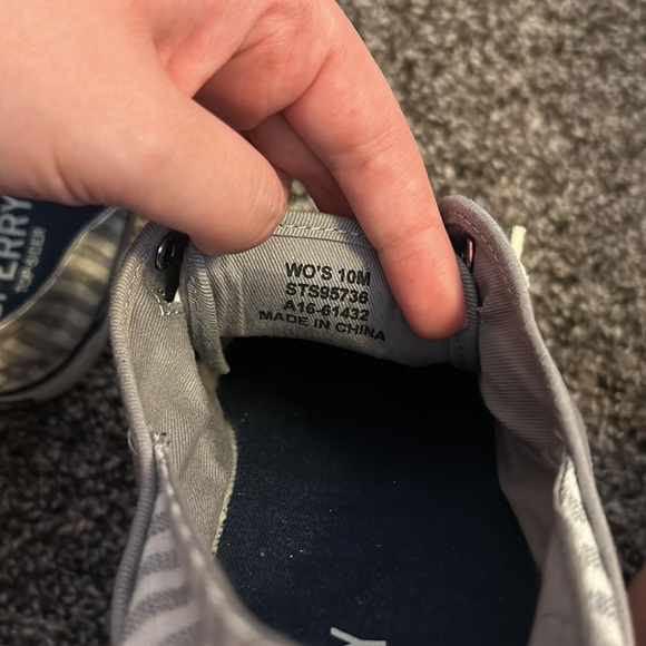 Sperry Top-Sider gray and white striped sneakers size 10 - Picture 4 of 9